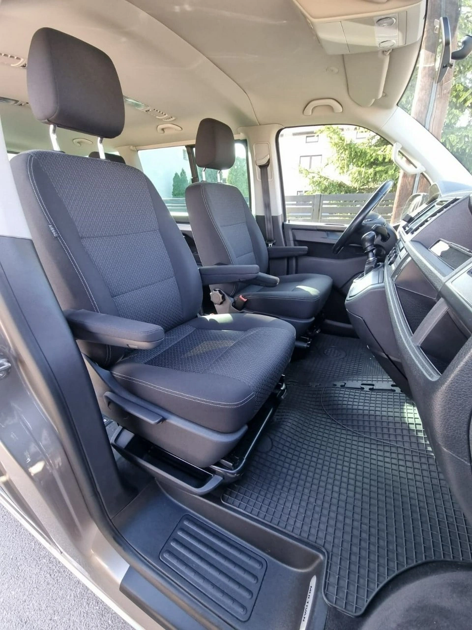 Volkswagen Multivan - Zdjęcie 11