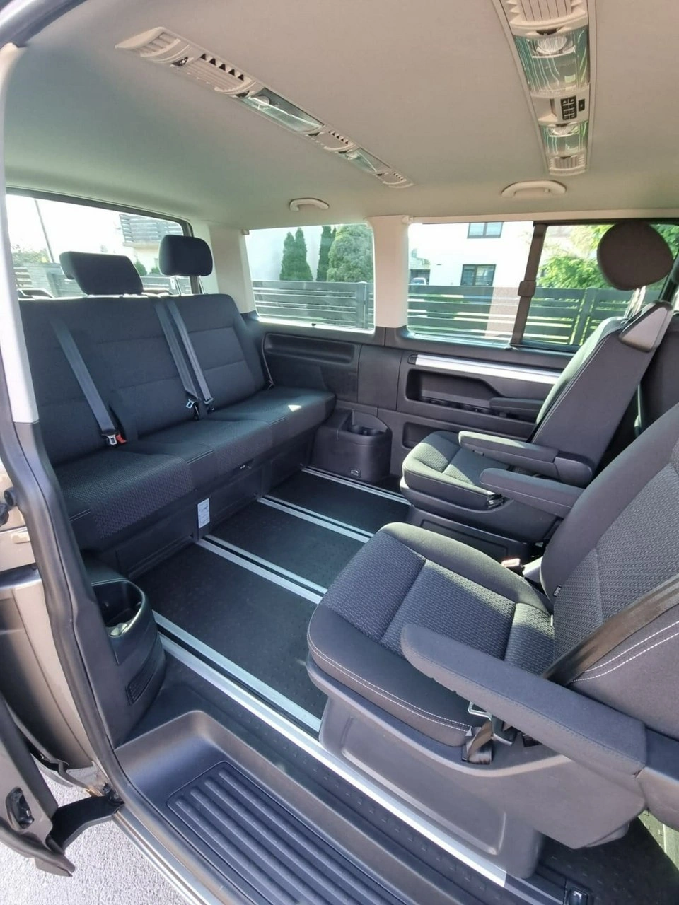 Volkswagen Multivan - Zdjęcie 14