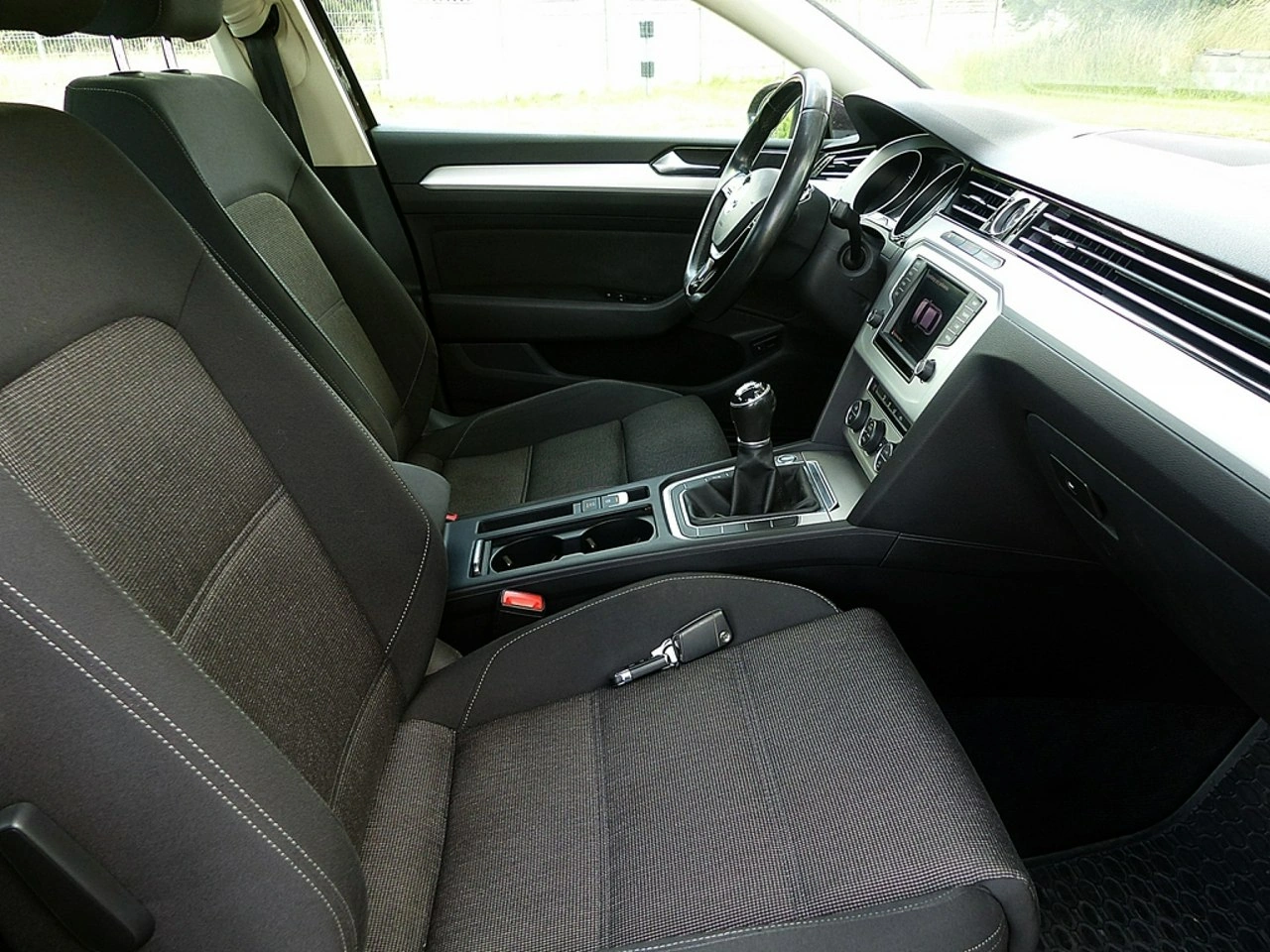 Volkswagen Passat - Zdjęcie 24