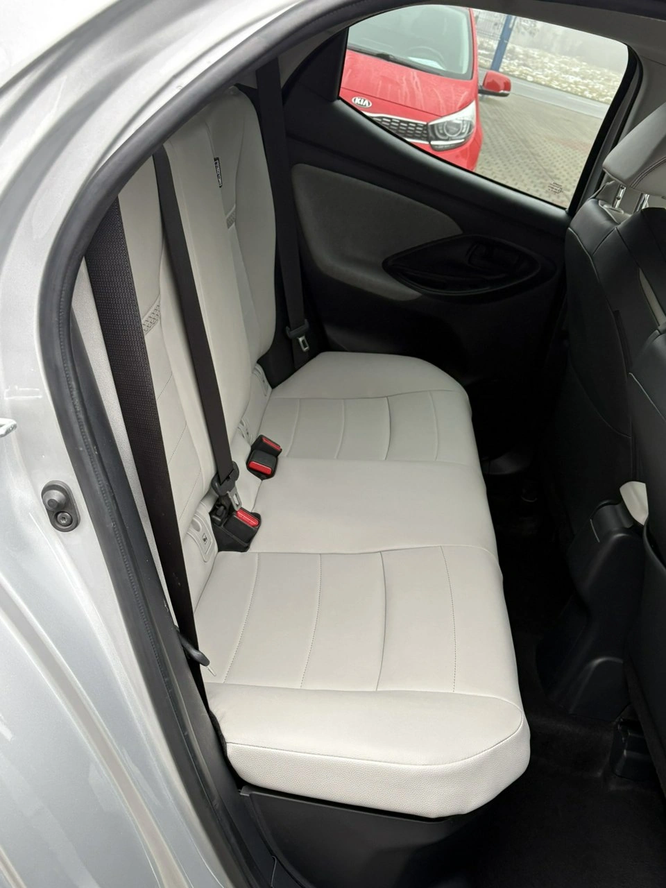 Toyota Yaris - Zdjęcie 17