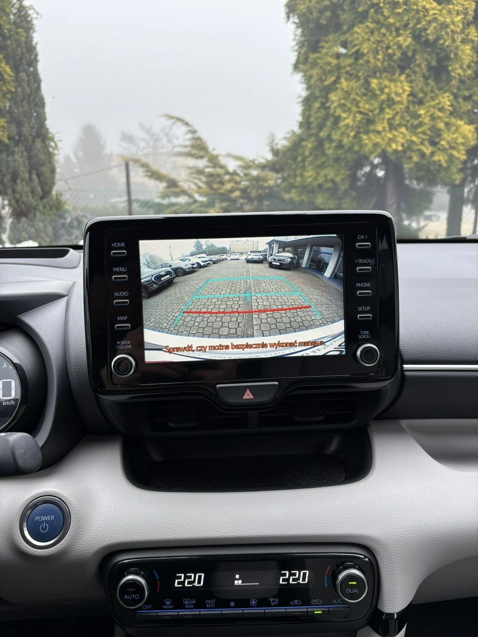 Toyota Yaris - Zdjęcie 24