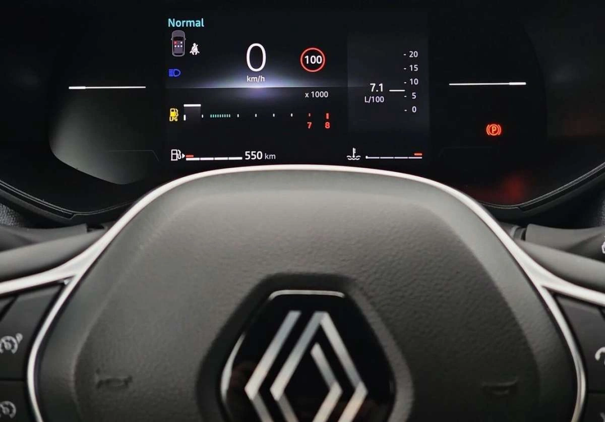 Renault Clio - Zdjęcie 17