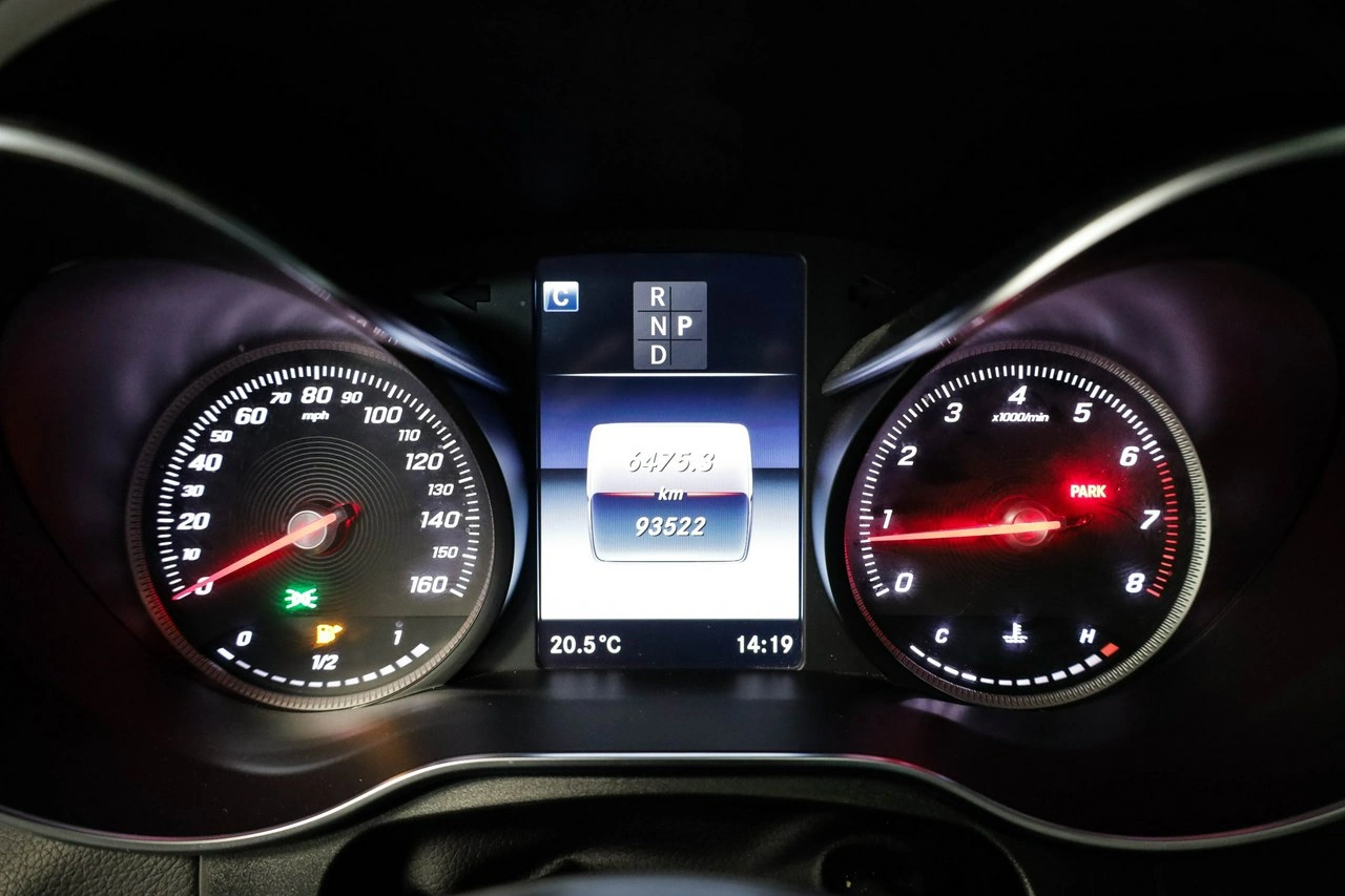 Mercedes GLC 300 - Zdjęcie 24