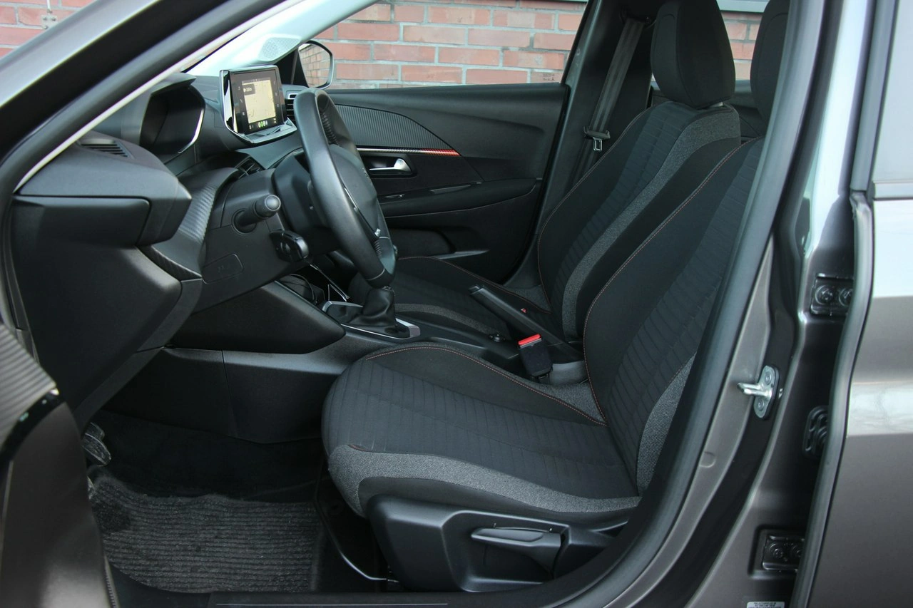 Peugeot 208 - Zdjęcie 9