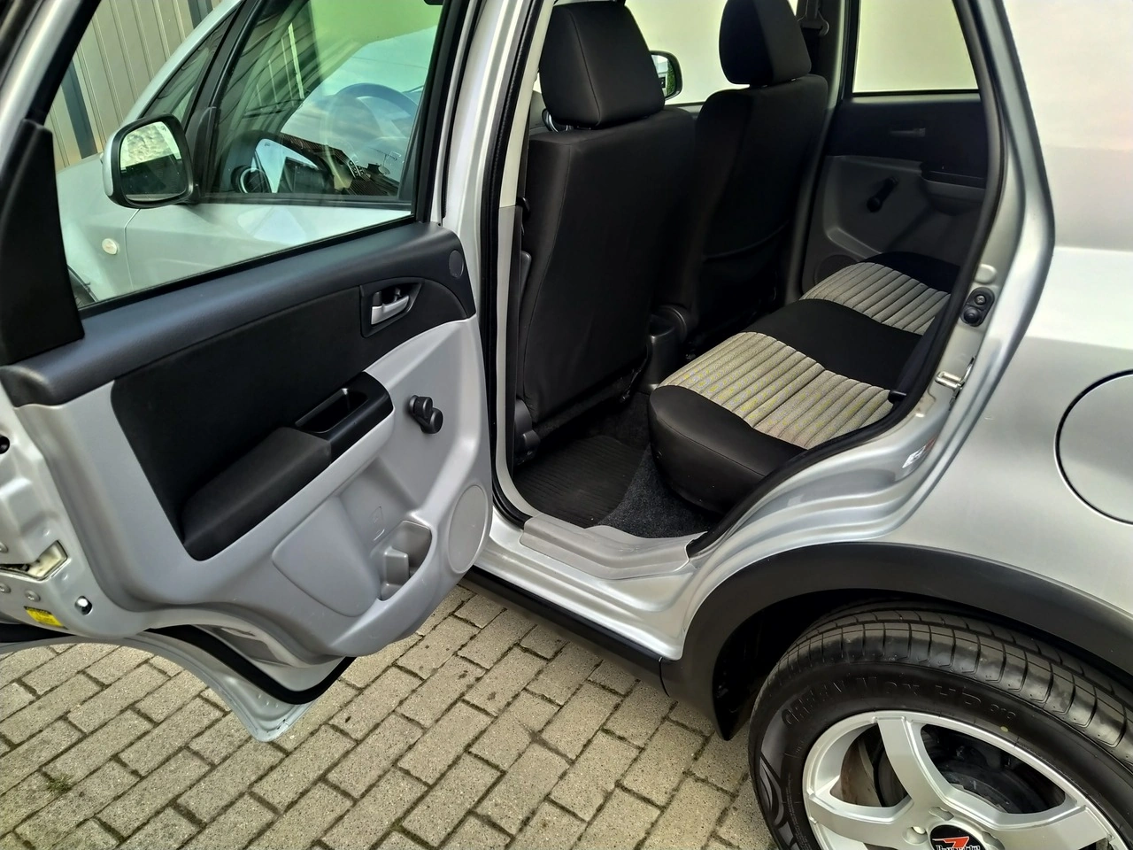 Suzuki SX4 - Zdjęcie 21