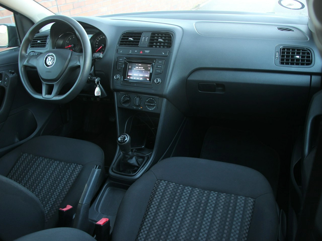 Volkswagen Polo - Zdjęcie 24