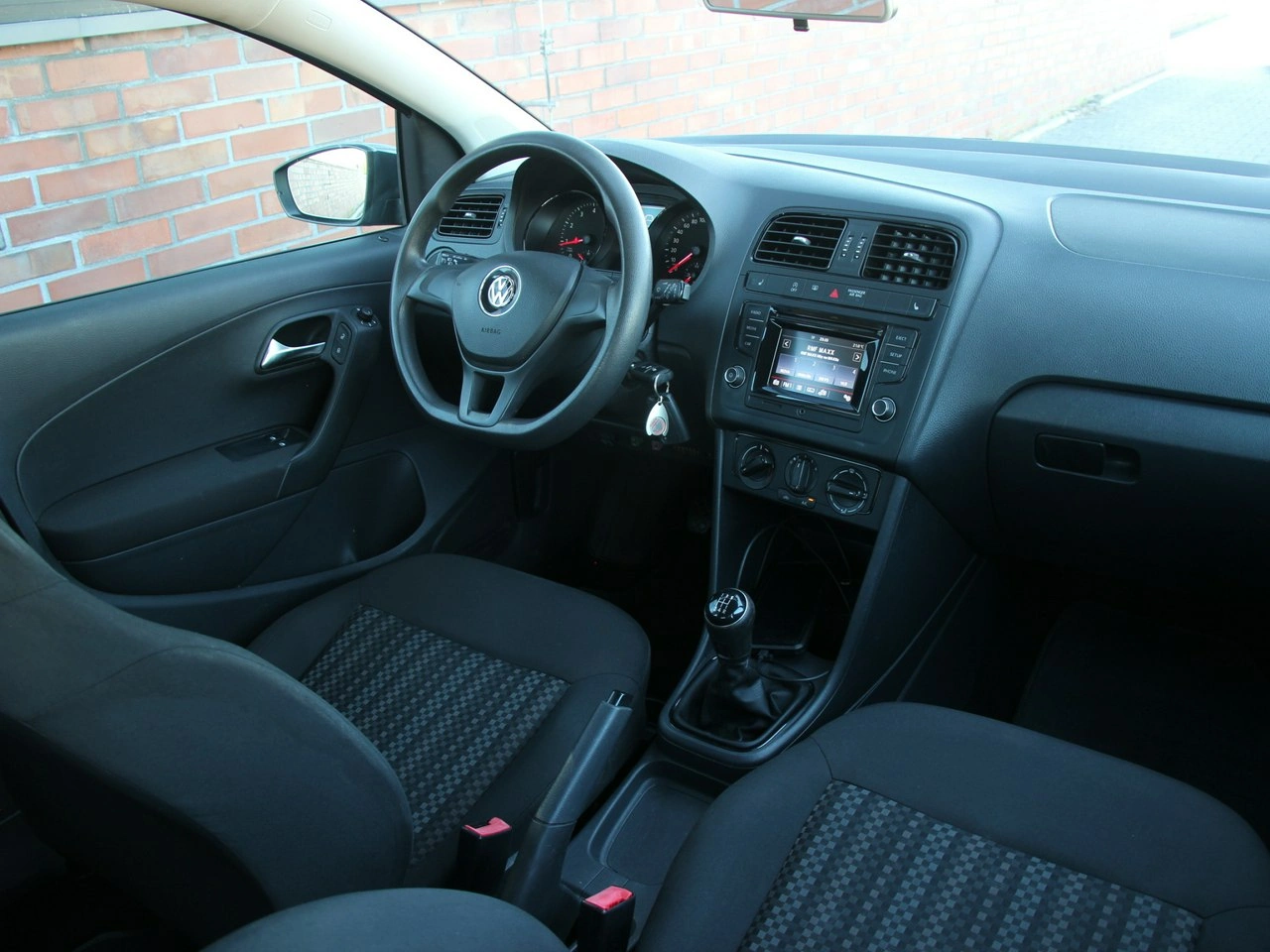 Volkswagen Polo - Zdjęcie 25