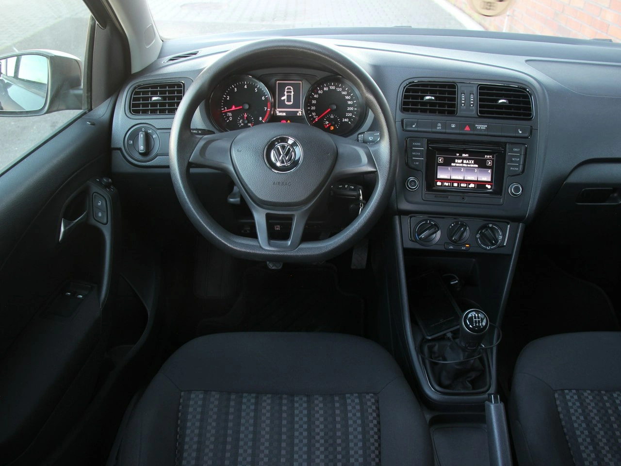 Volkswagen Polo - Zdjęcie 16