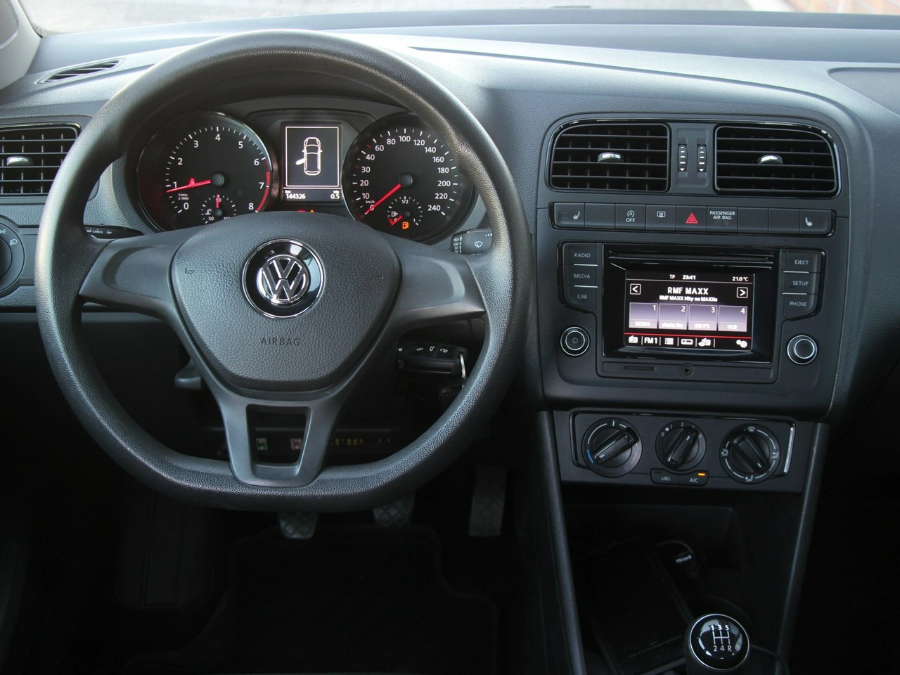 Volkswagen Polo - Zdjęcie 17