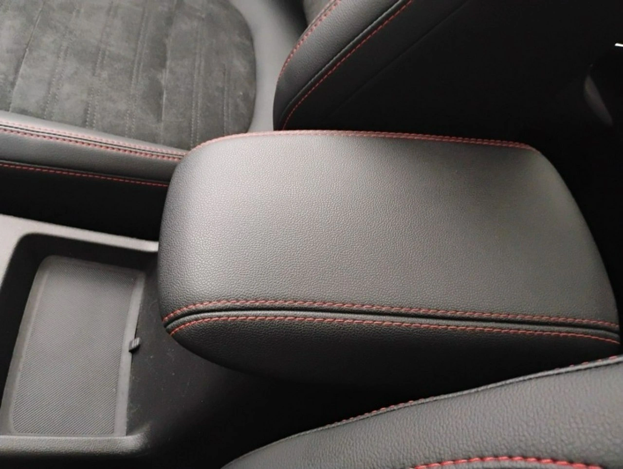 Ford Kuga - Zdjęcie 13