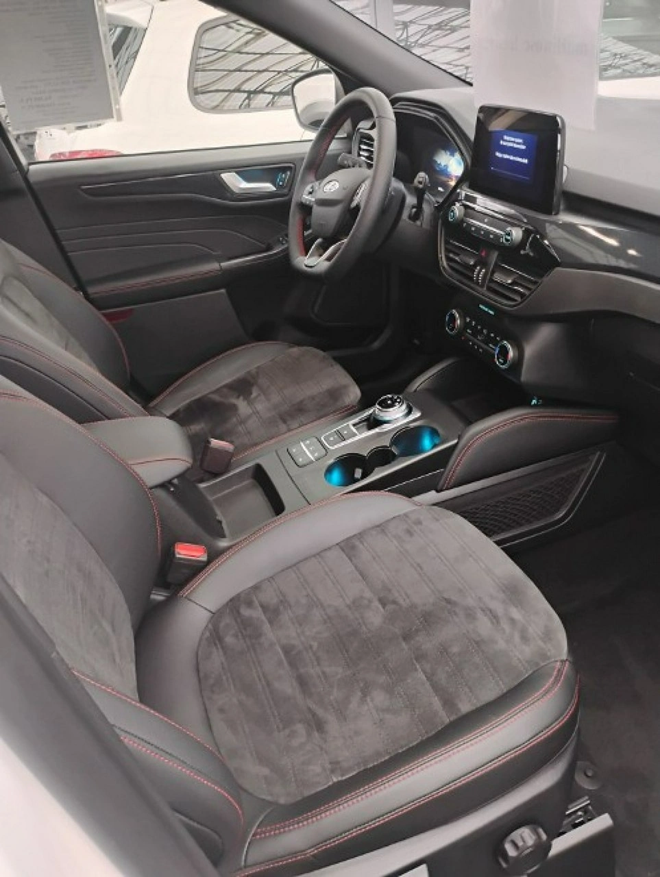 Ford Kuga - Zdjęcie 18