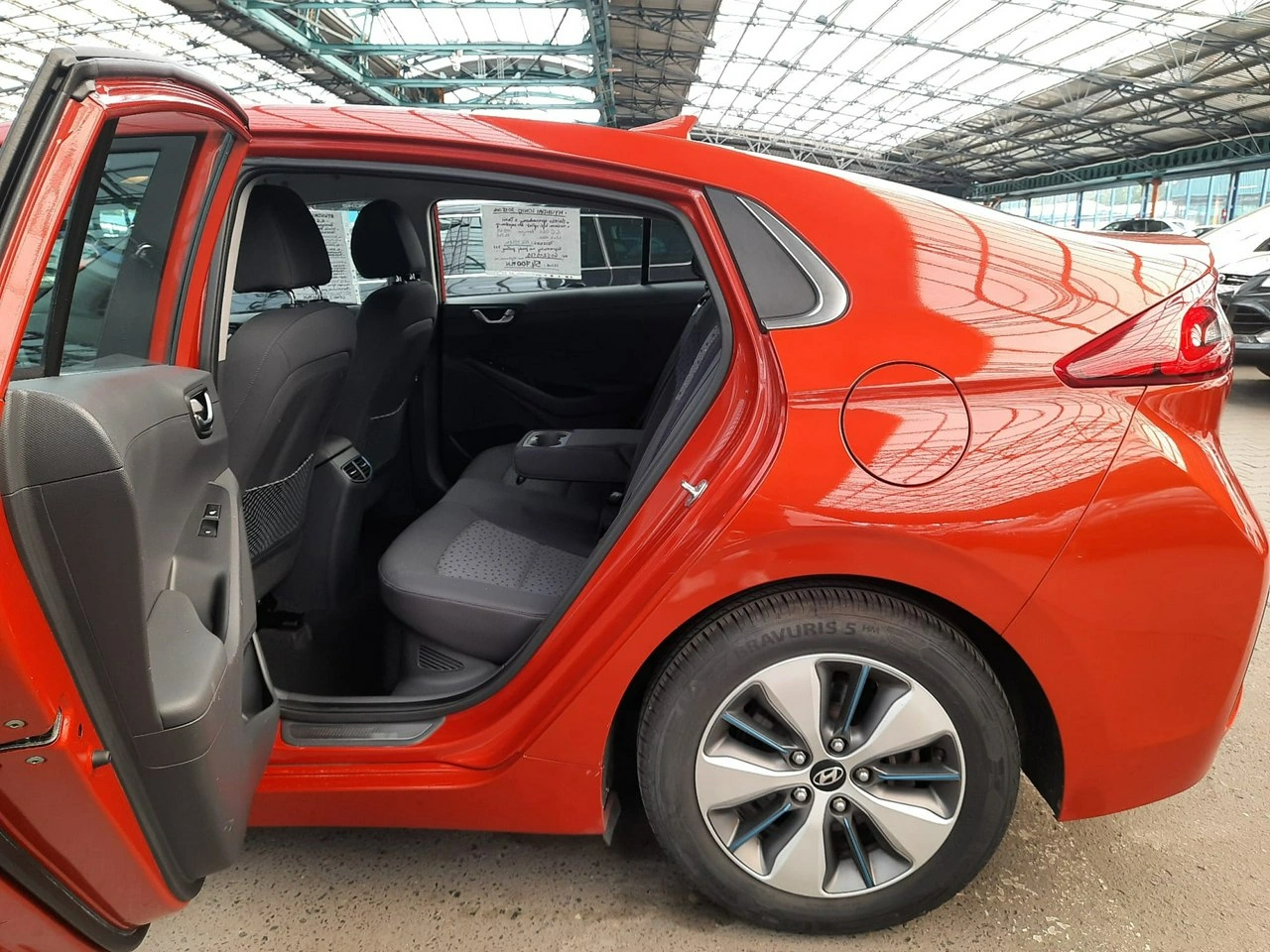 Hyundai IONIQ - Zdjęcie 12