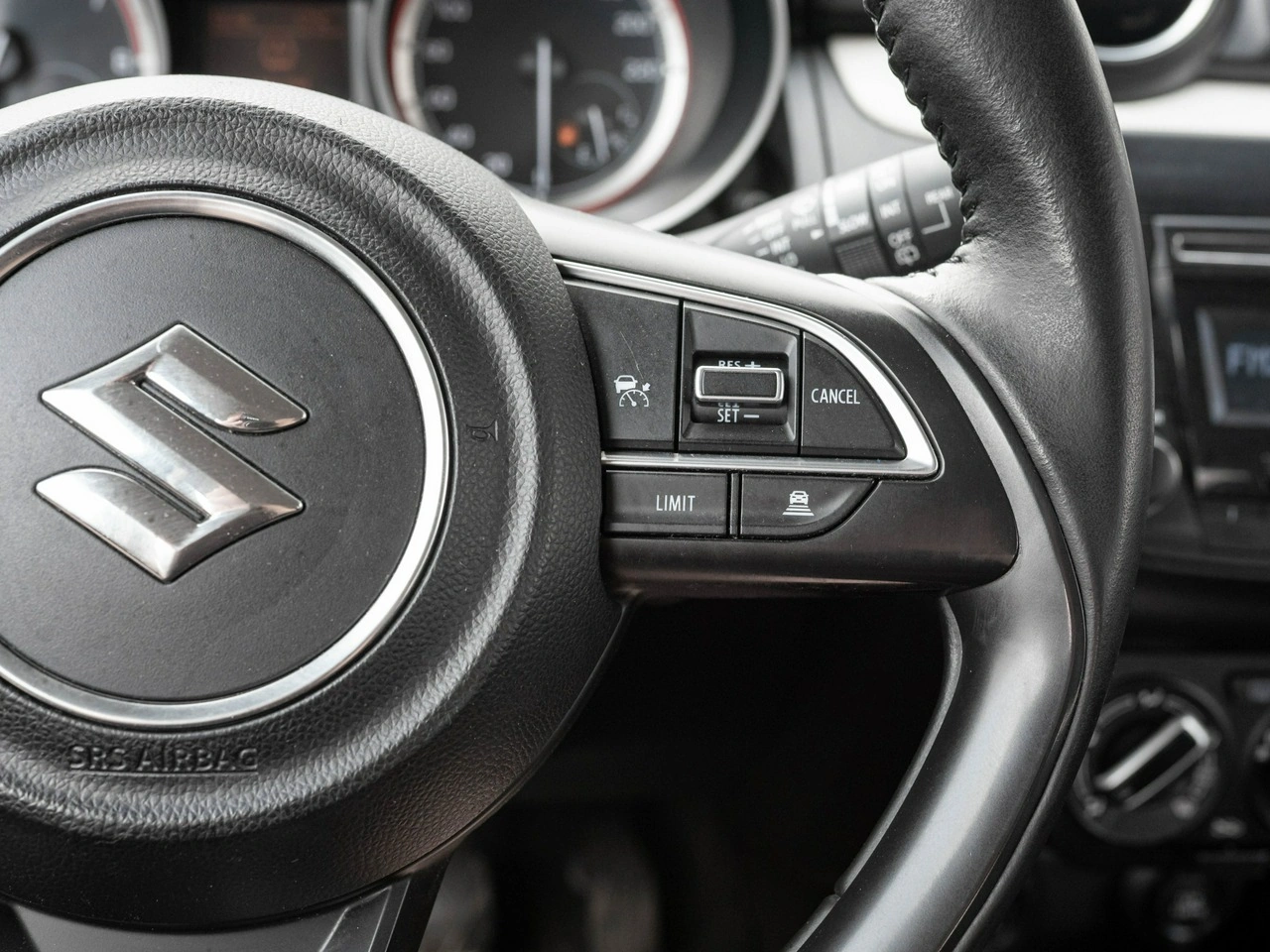 Suzuki Swift - Zdjęcie 11