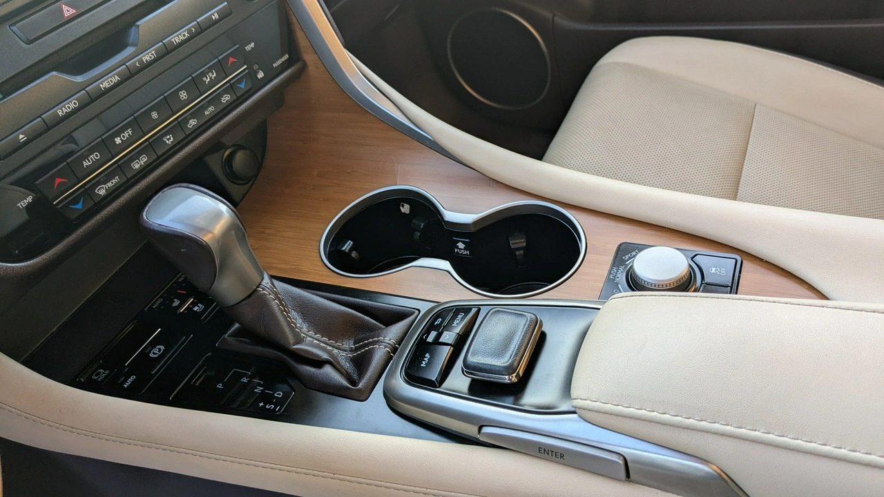 Lexus RX - Zdjęcie 32