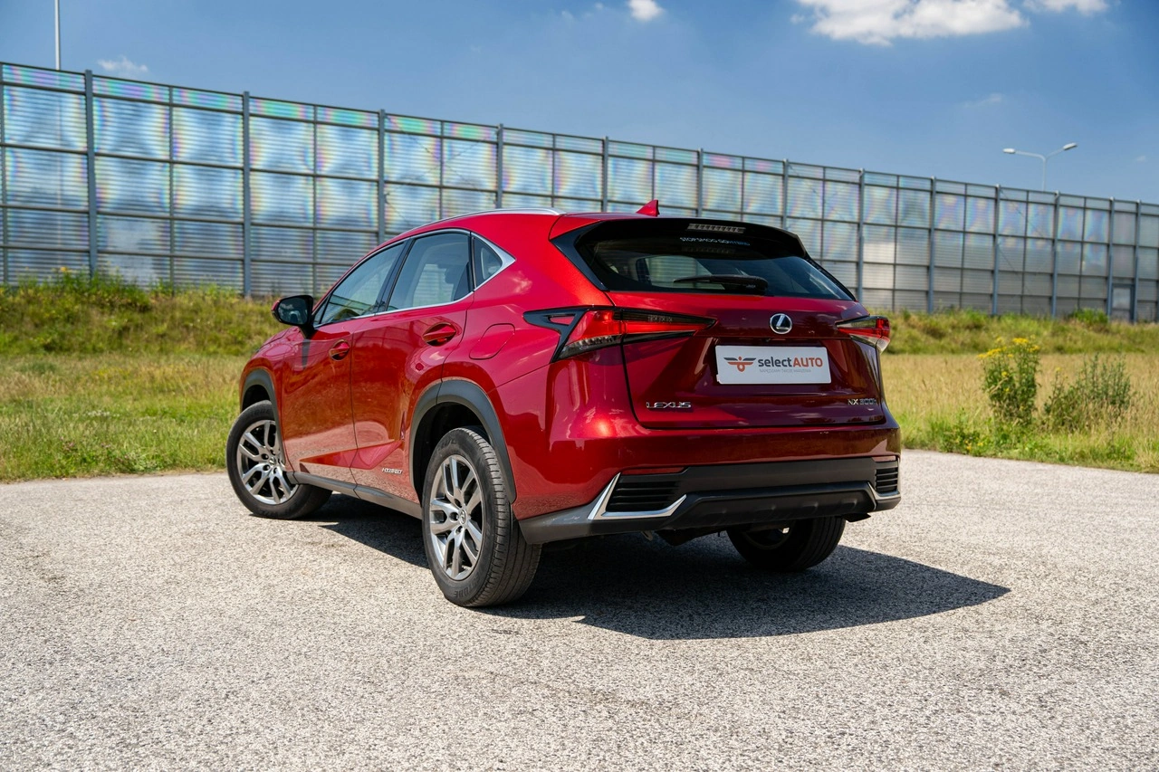 Lexus NX - Zdjęcie 3