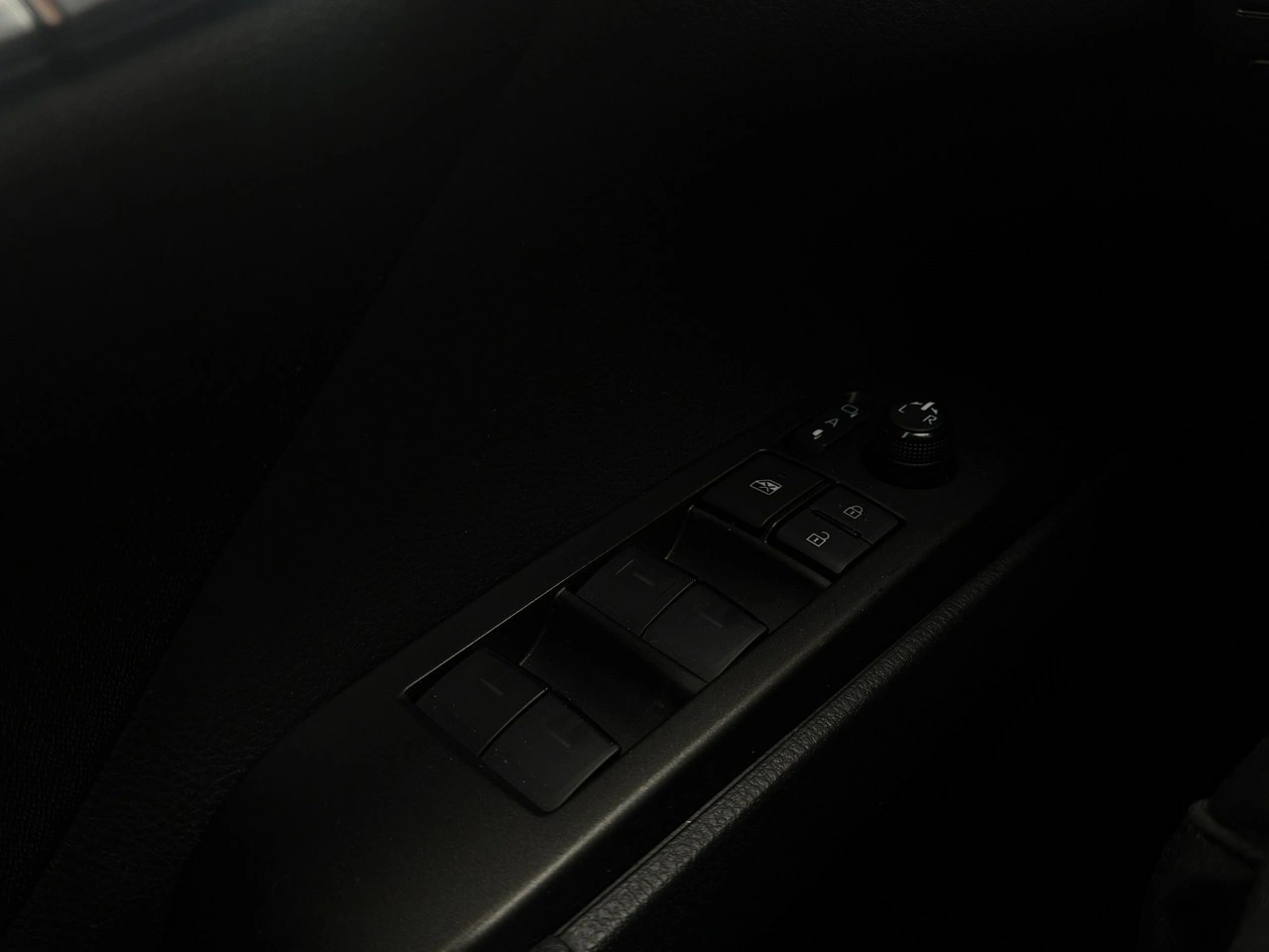 Toyota Camry - Zdjęcie 25