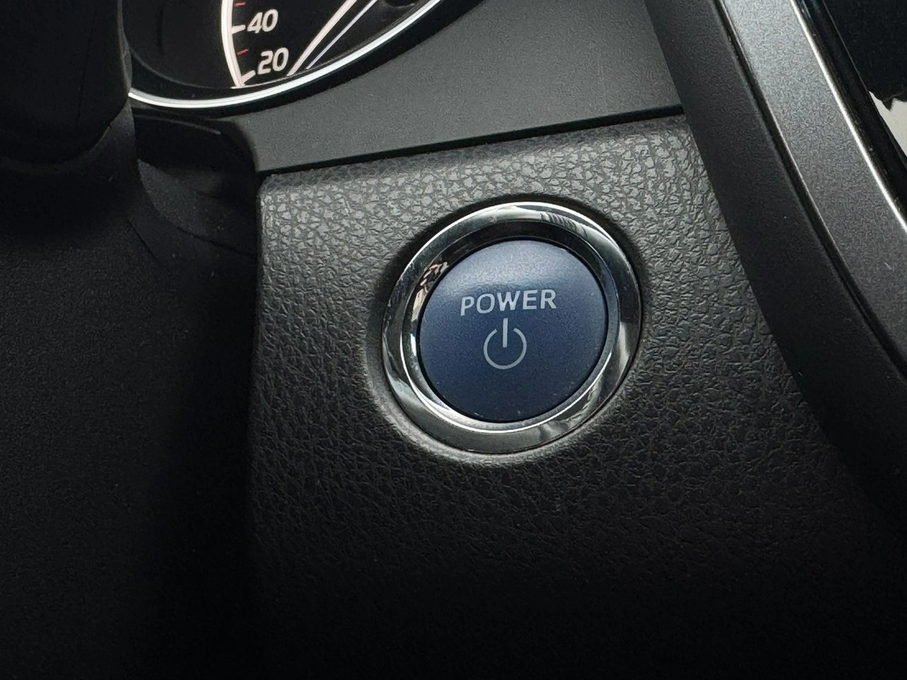 Toyota Camry - Zdjęcie 33