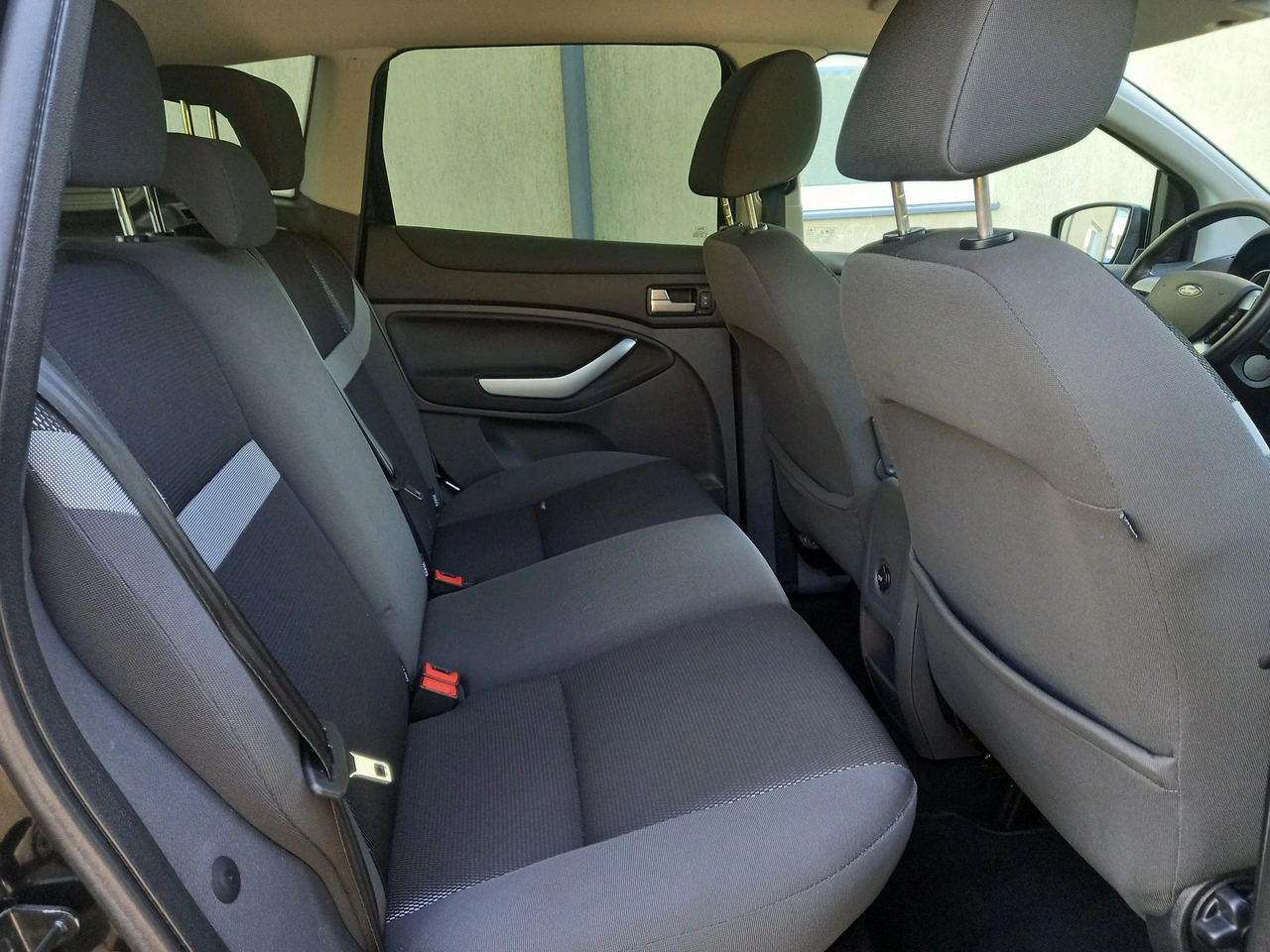Ford Kuga - Zdjęcie 20