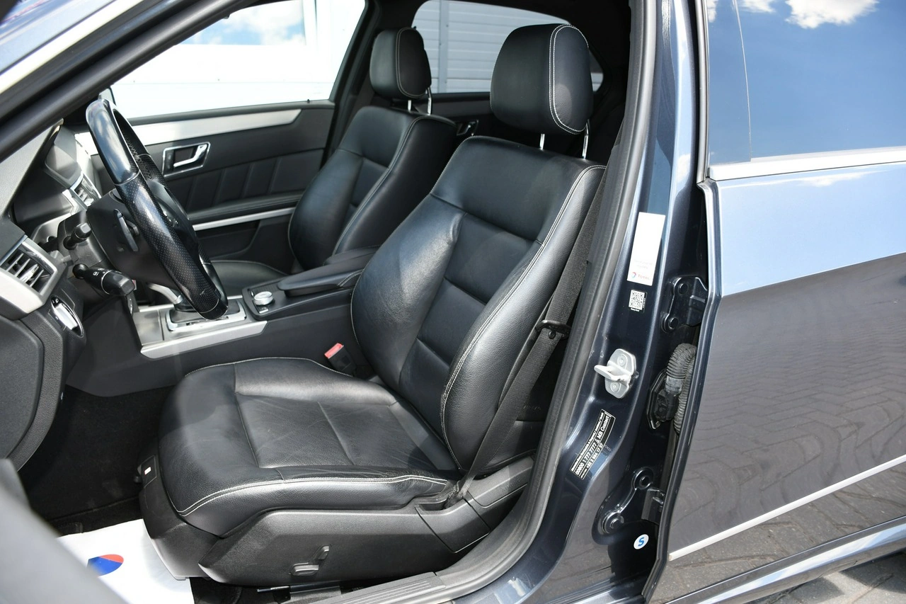 Mercedes E 220 - Zdjęcie 17