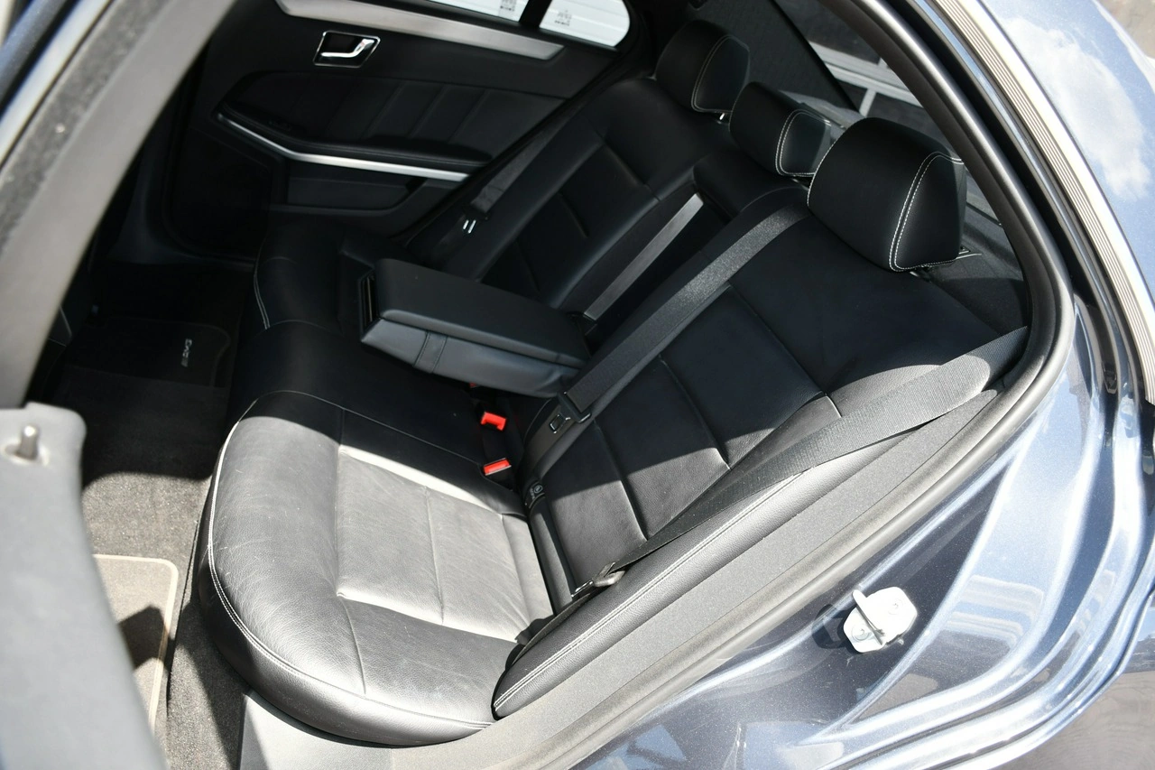 Mercedes E 220 - Zdjęcie 30