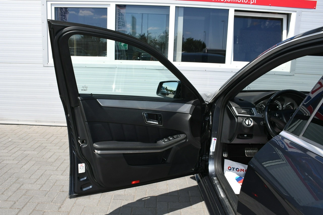 Mercedes E 220 - Zdjęcie 33