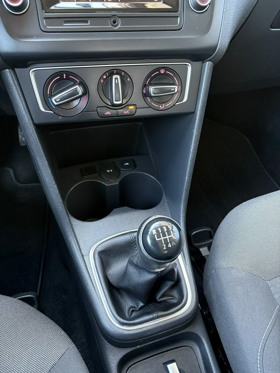 Volkswagen Polo - Zdjęcie 22