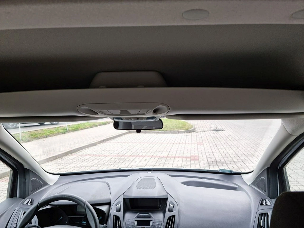 Ford Tourneo Connect - Zdjęcie 21