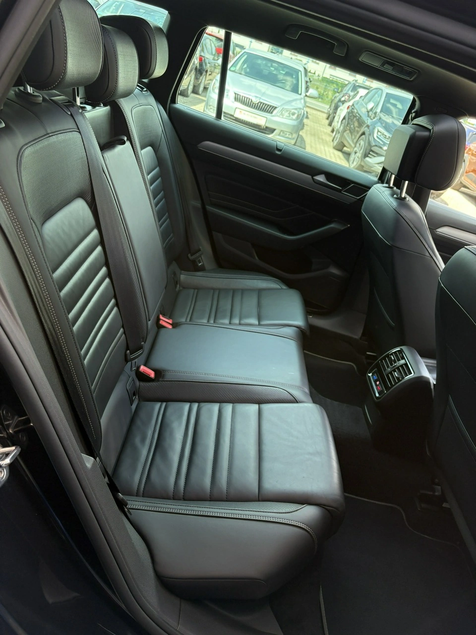 Volkswagen Passat - Zdjęcie 17