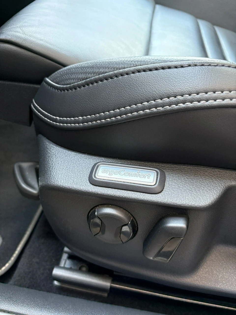 Volkswagen Passat - Zdjęcie 14