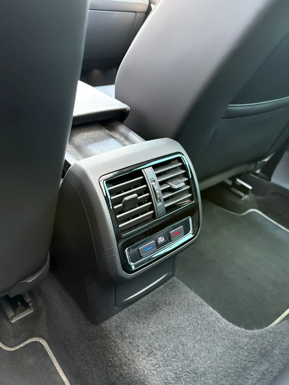 Volkswagen Passat - Zdjęcie 37