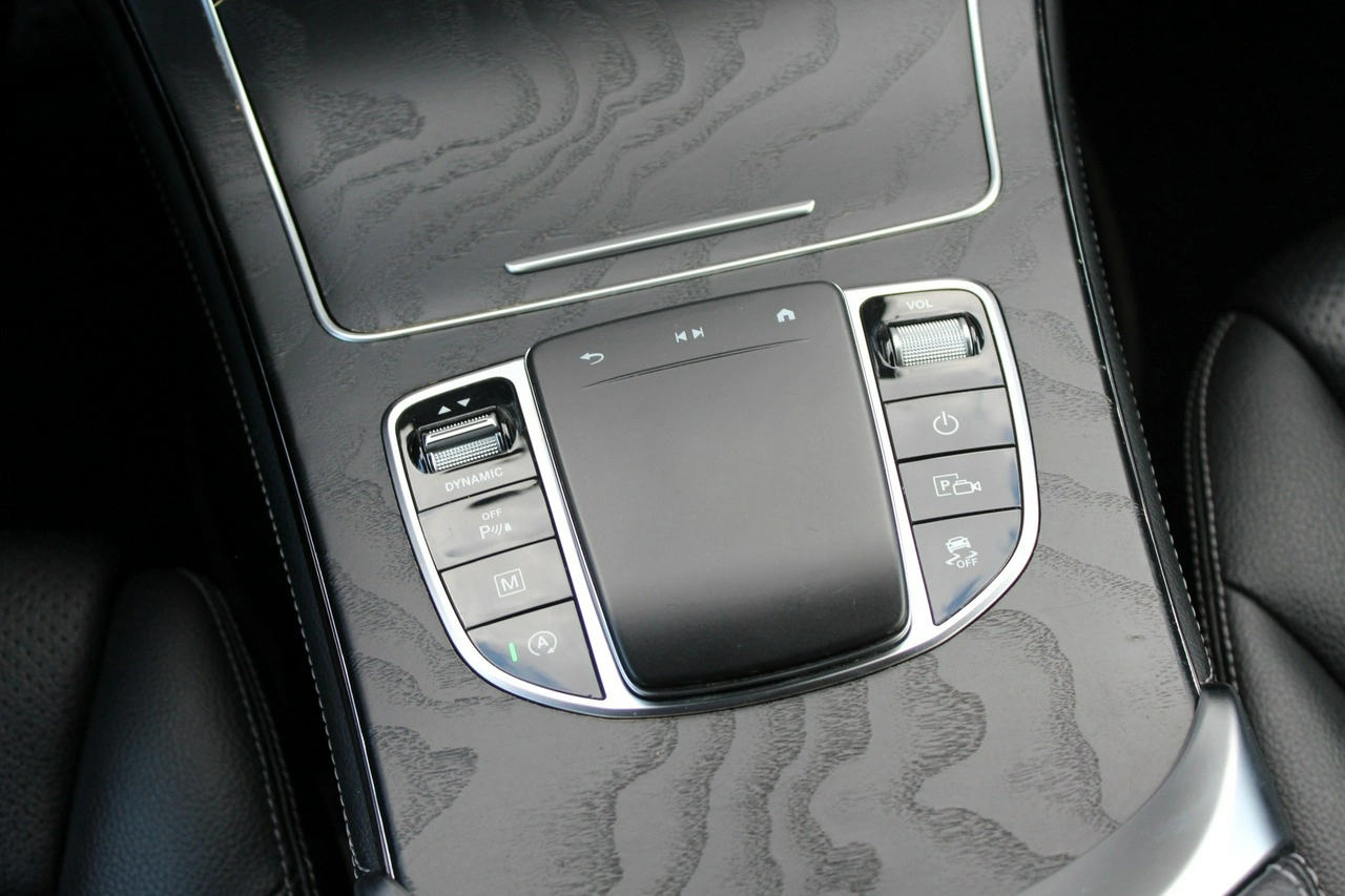 Mercedes GLC 300 - Zdjęcie 17