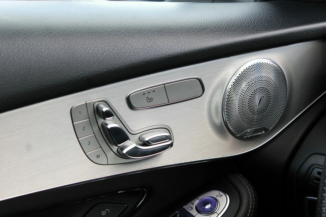 Mercedes GLC 300 - Zdjęcie 20