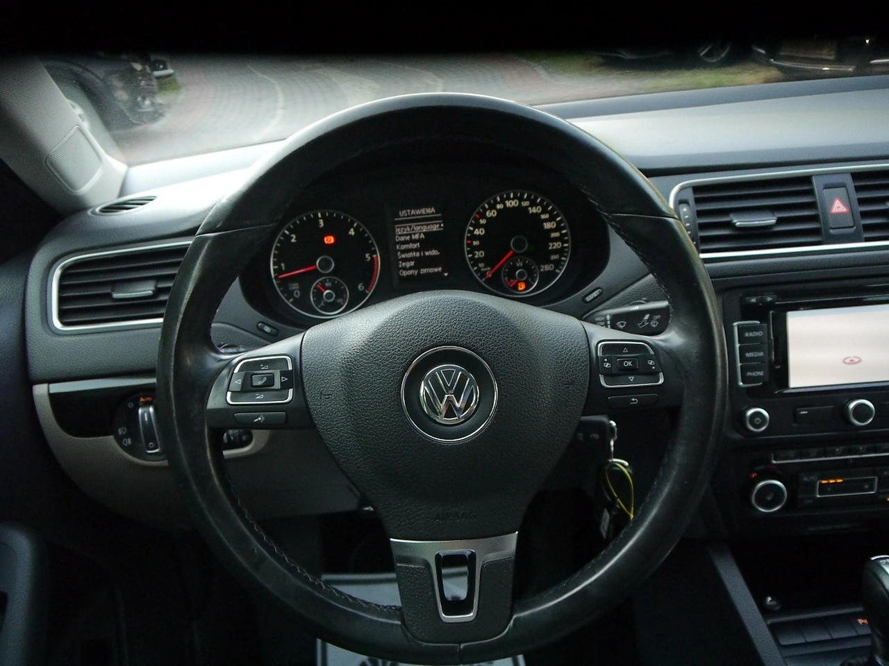 Volkswagen Jetta - Zdjęcie 16