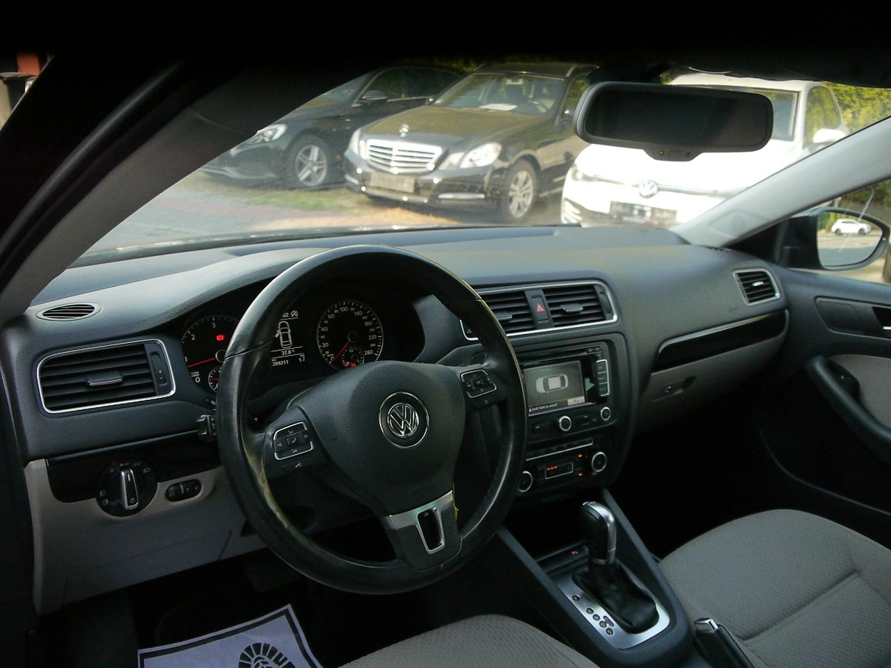 Volkswagen Jetta - Zdjęcie 29
