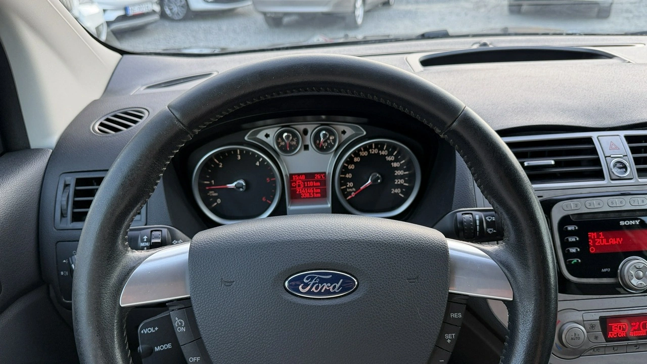 Ford Kuga - Zdjęcie 31