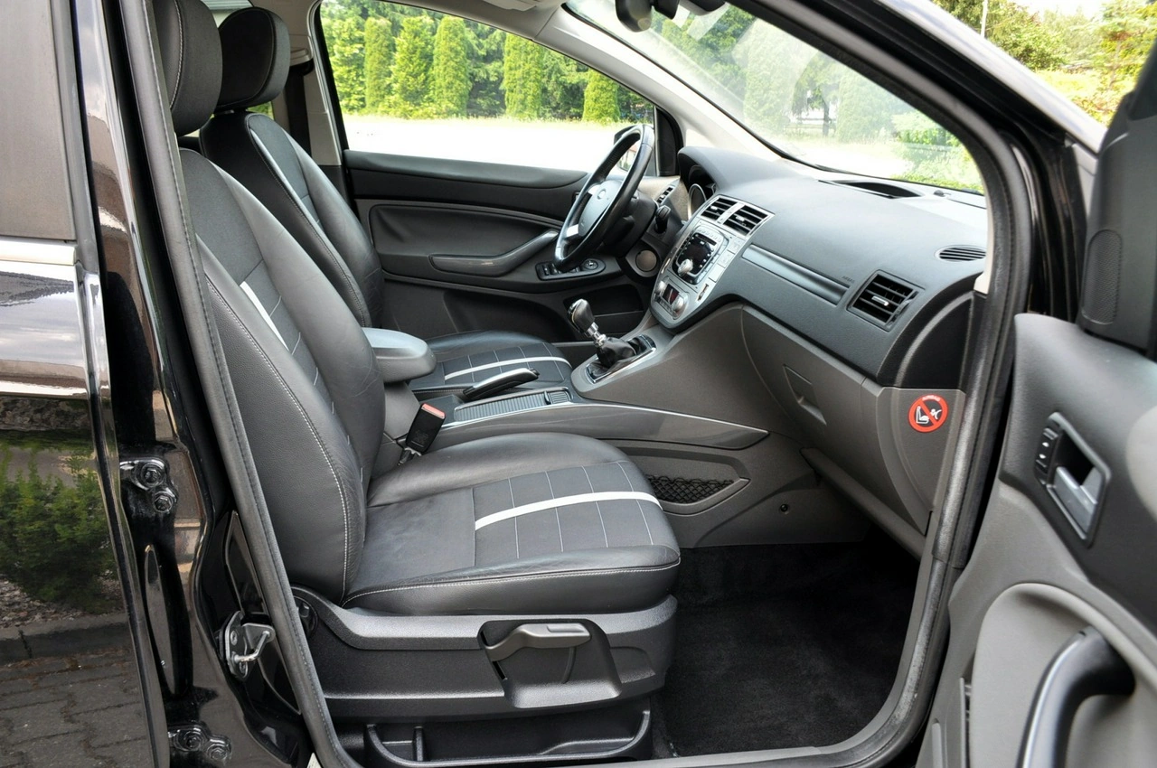 Ford Kuga - Zdjęcie 16