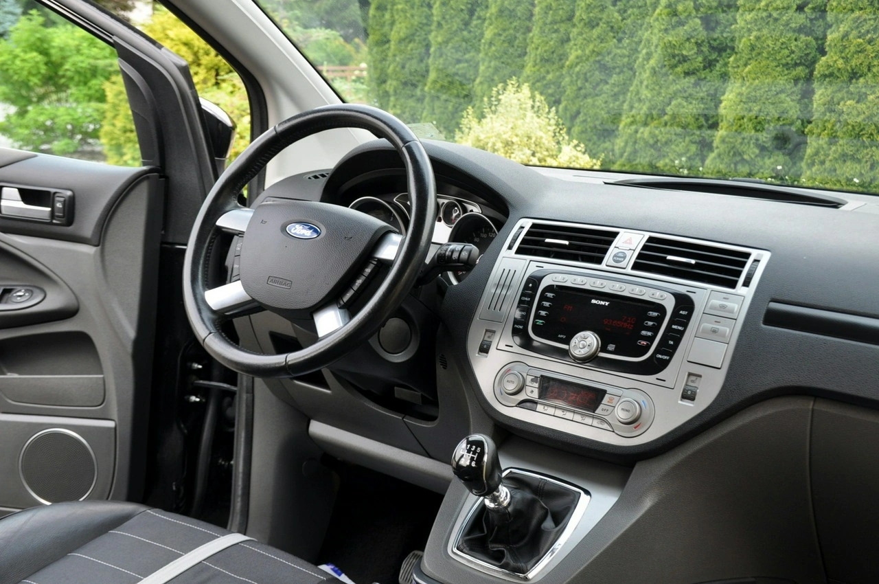 Ford Kuga - Zdjęcie 24