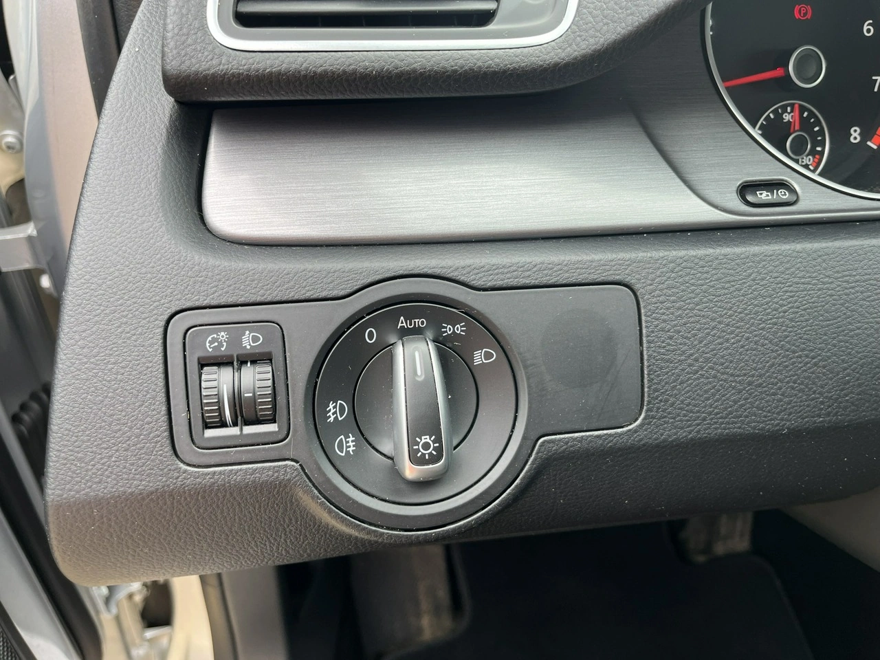 Volkswagen Passat - Zdjęcie 25
