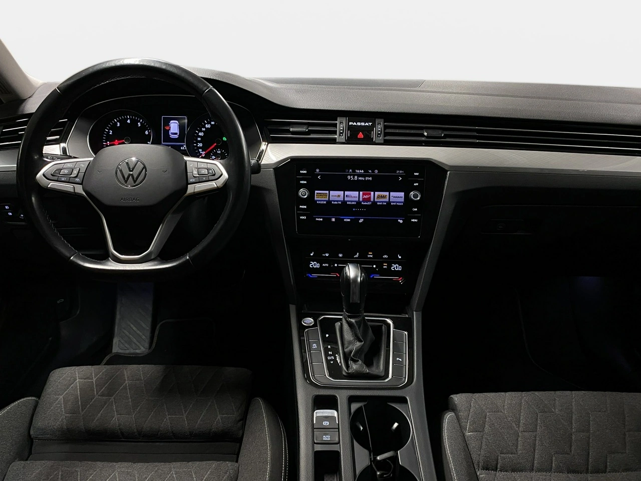 Volkswagen Passat Variant - Zdjęcie 20