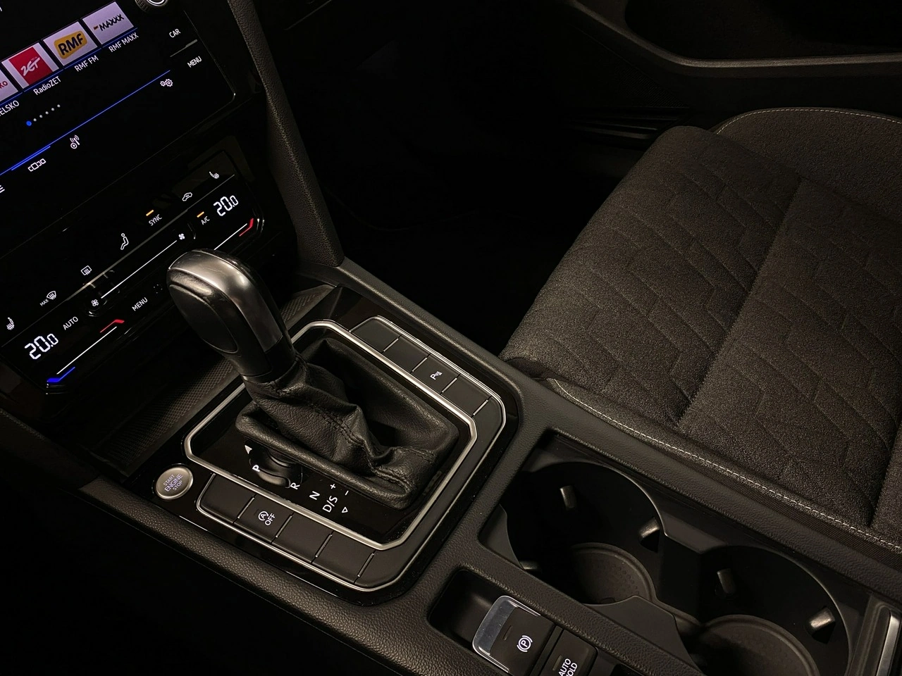Volkswagen Passat Variant - Zdjęcie 36
