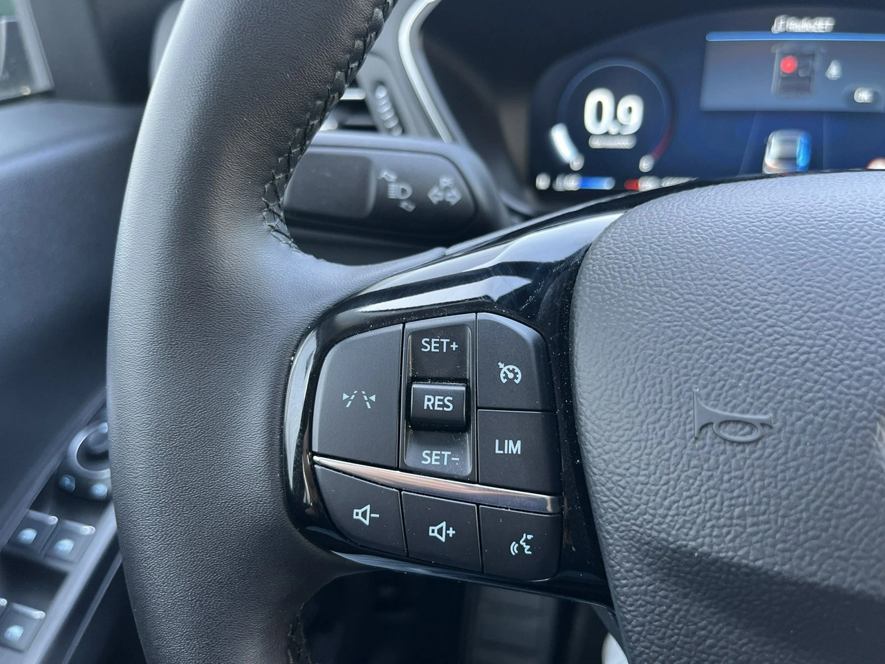 Ford Kuga - Zdjęcie 15