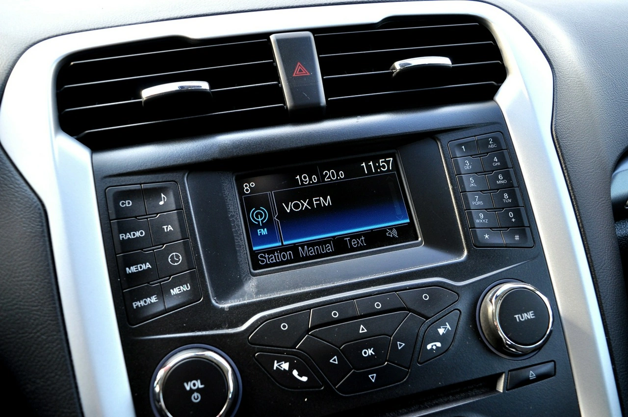 Ford Mondeo - Zdjęcie 24