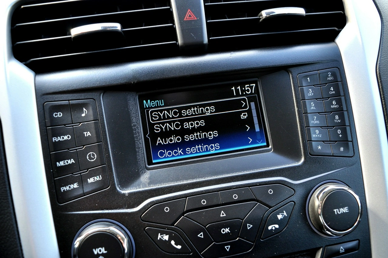 Ford Mondeo - Zdjęcie 25
