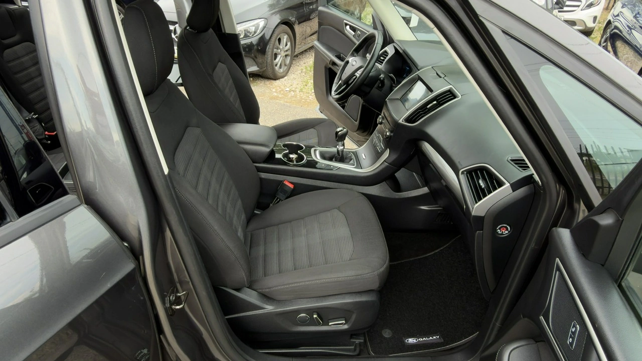 Ford Galaxy - Zdjęcie 16