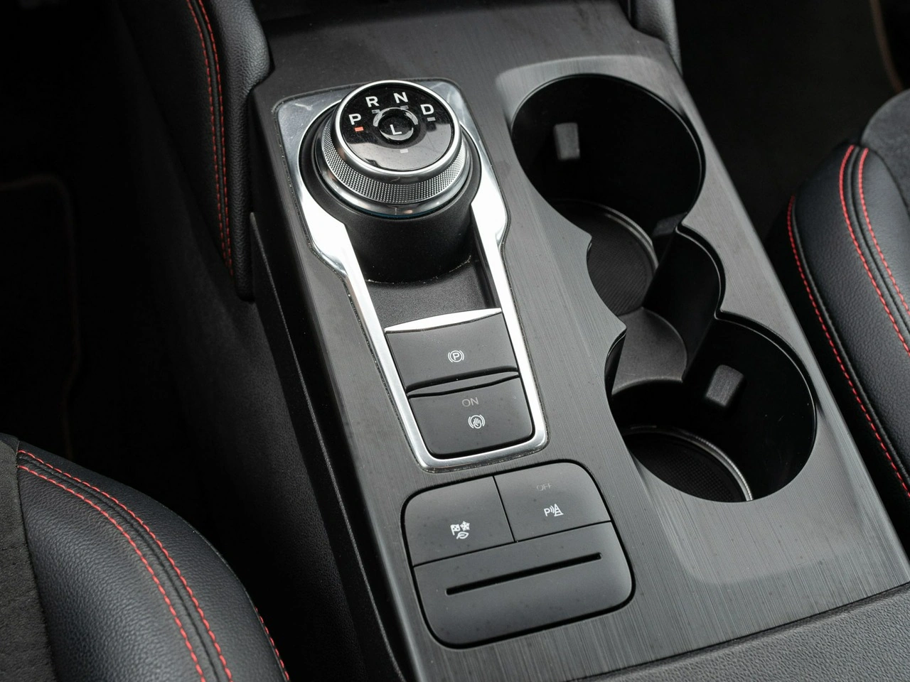 Ford Kuga - Zdjęcie 14