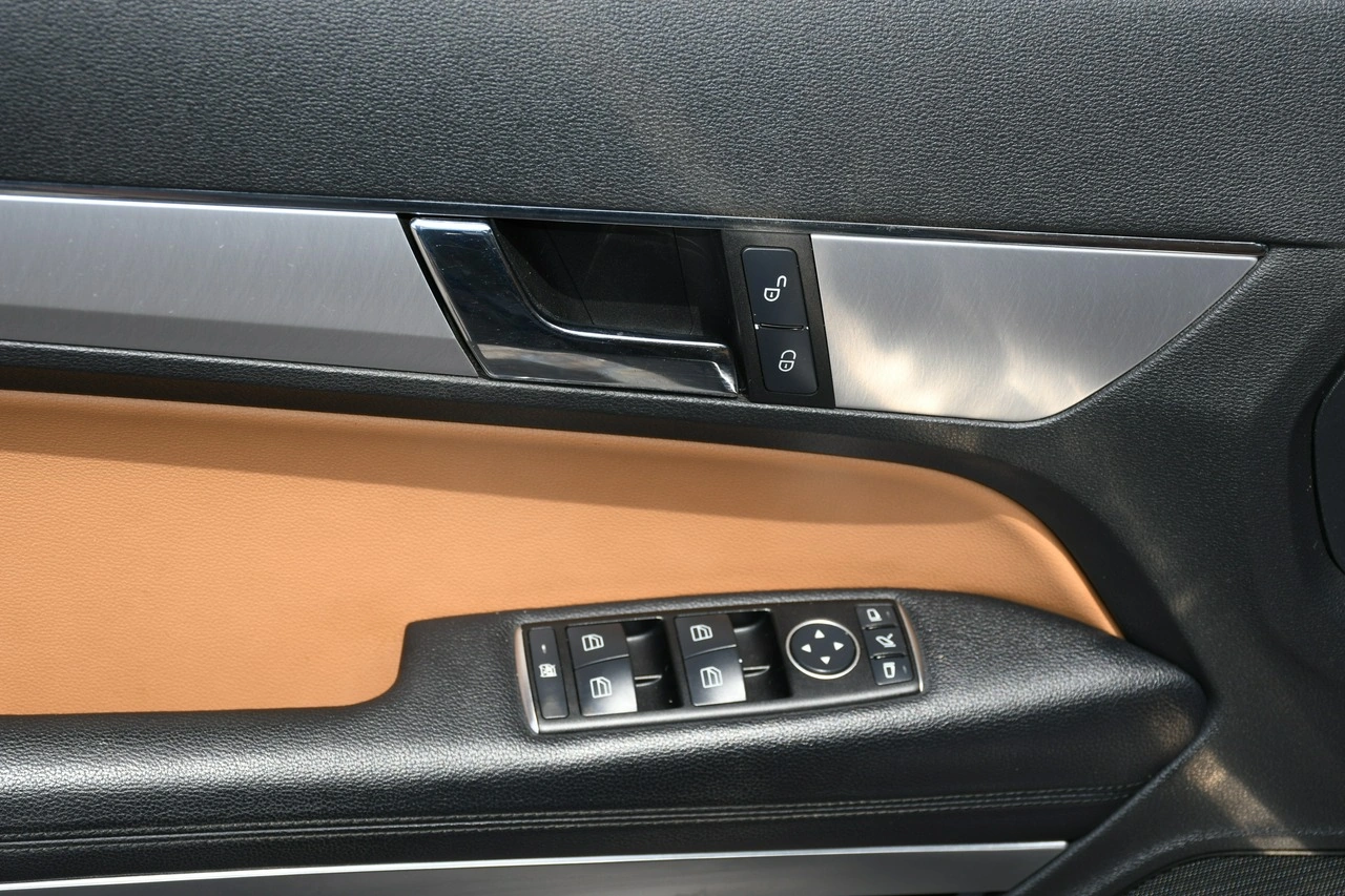 Mercedes E 220 - Zdjęcie 35