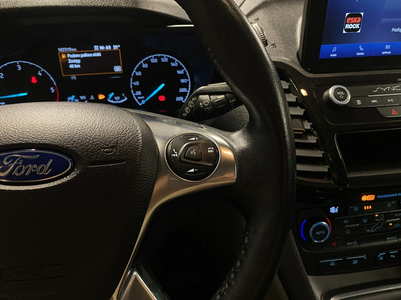 Ford Grand Tourneo Connect - Zdjęcie 21