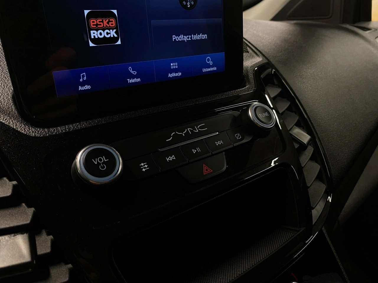 Ford Grand Tourneo Connect - Zdjęcie 33