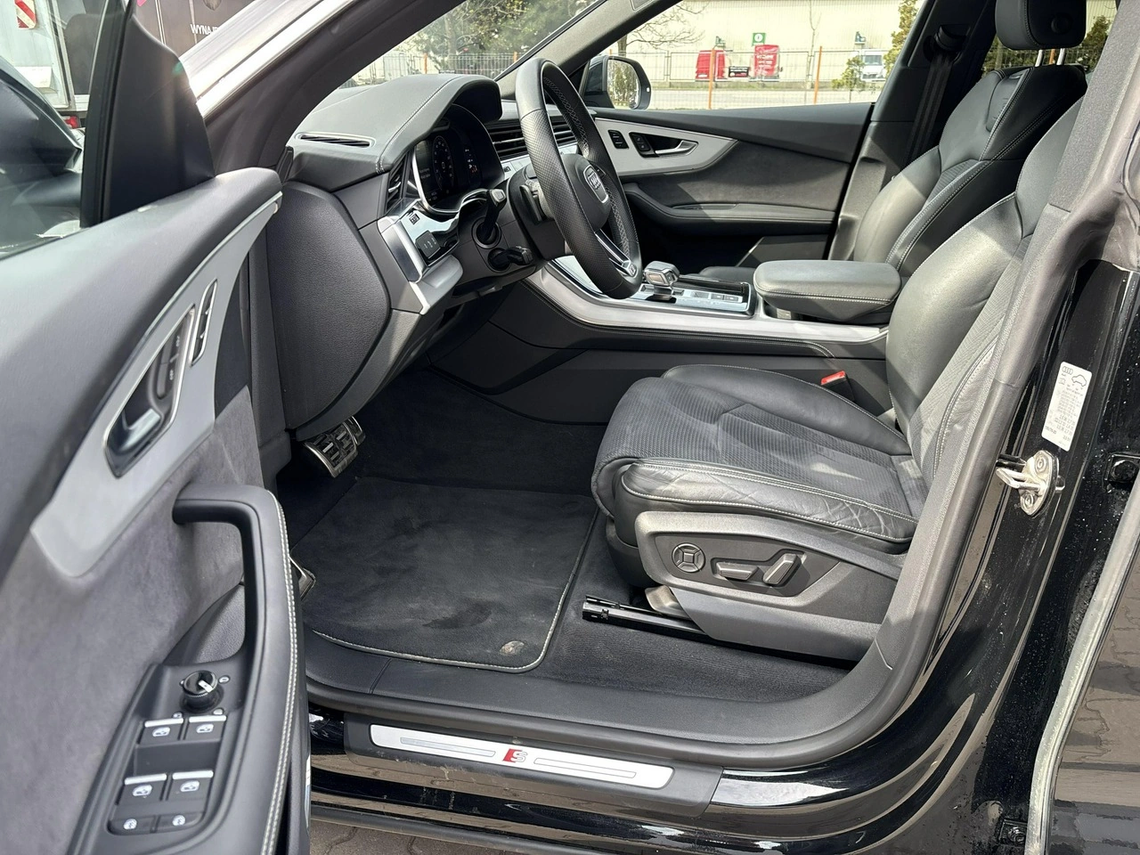 Audi Q8 - Zdjęcie 10