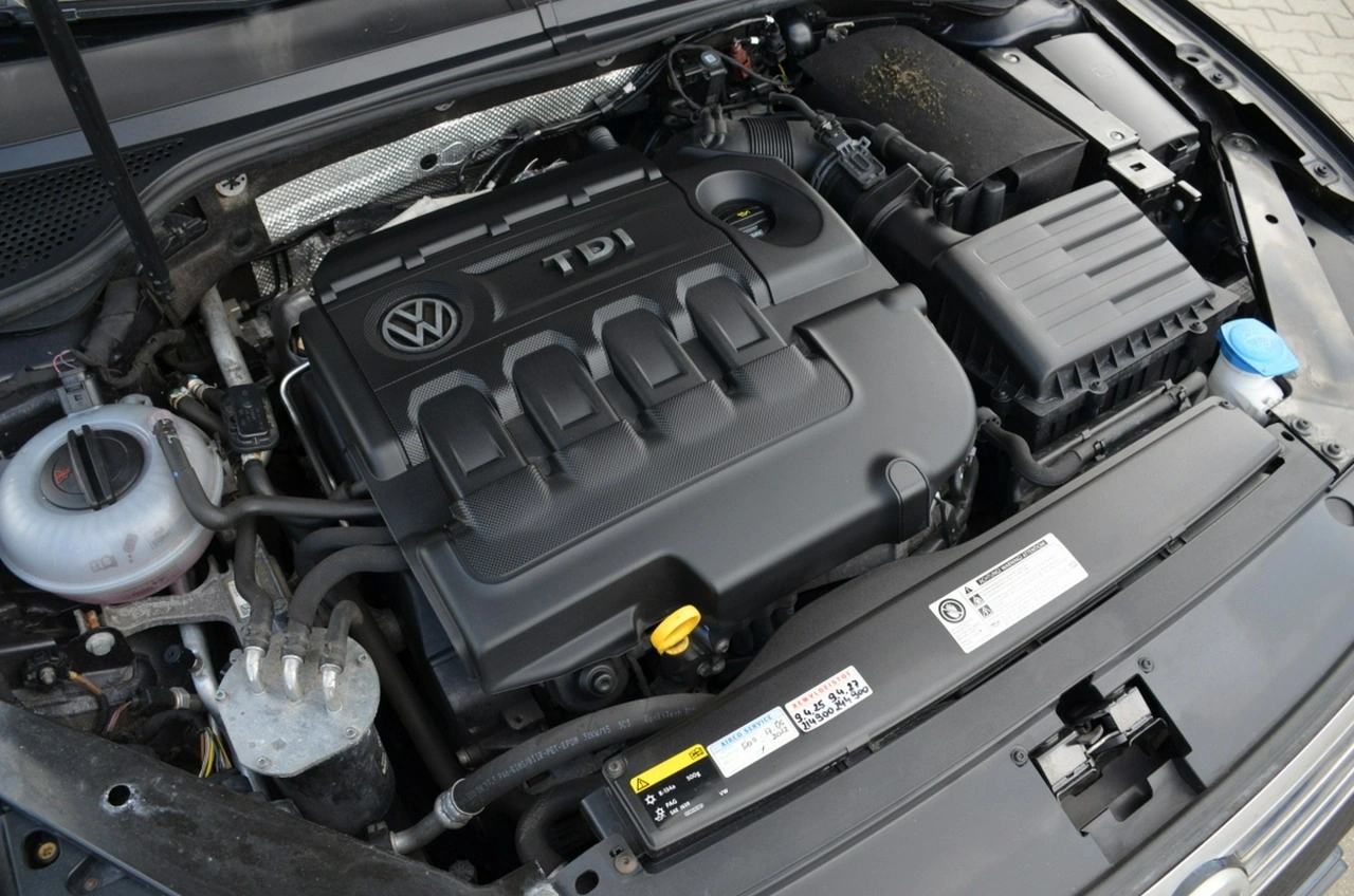 Volkswagen Passat - Zdjęcie 17